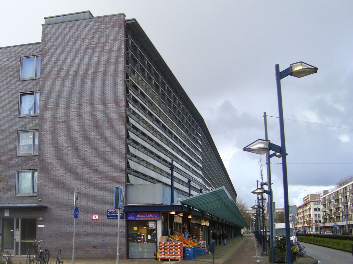 bureau_cees_vellekoop-tussenmeer03-squashed.jpg